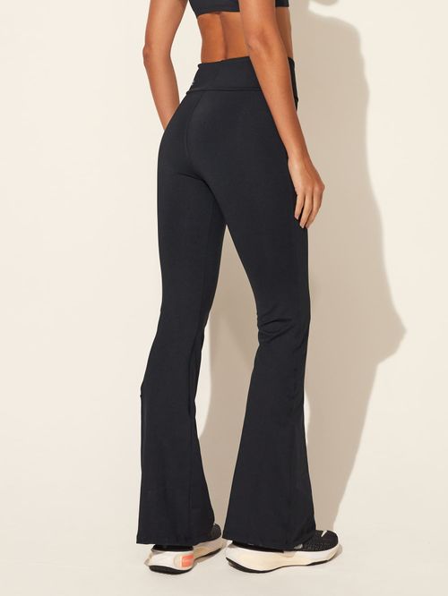 Calça Flare Básica New Zealand