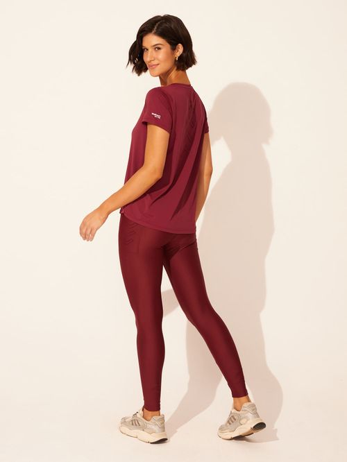 Camiseta Dry Velocity e Legging Move