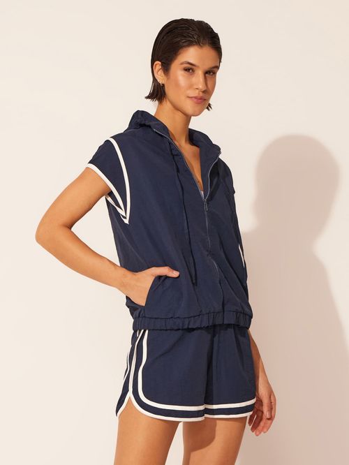 Colete com Capuz e Shorts West